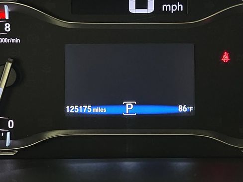 Used 2016 Honda Pilot Touring image 17