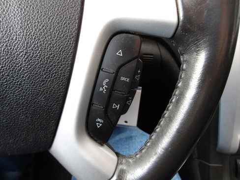 Used 2011 Chevrolet Traverse LT w/ Personal Connectivity Package image 19