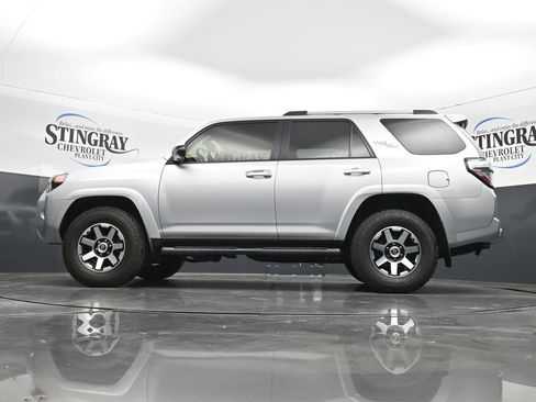 Used 2018 Toyota 4Runner TRD Off-Road Premium AWD/4WD image 29