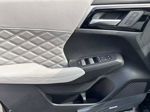 New 2025 Mitsubishi Outlander SEL image 15