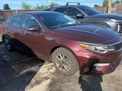 Used 2019 Kia Optima LX FWD image 2