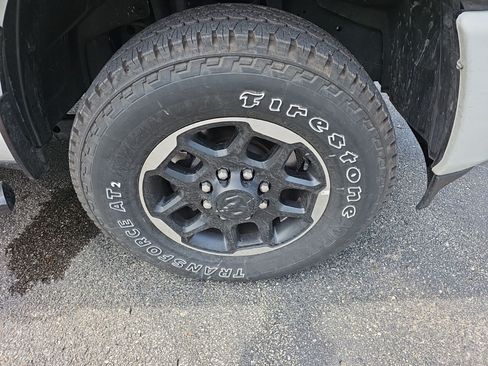 Used 2025 RAM 2500 Laramie AWD/4WD image 9