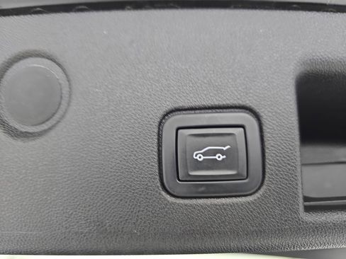 Used 2022 Chevrolet Equinox RS w/ RS Leather Package image 13