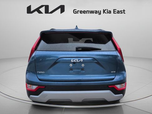 Certified 2023 Kia Niro EX FWD image 7