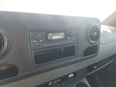 Used 2024 Mercedes-Benz Sprinter 2500 image 31