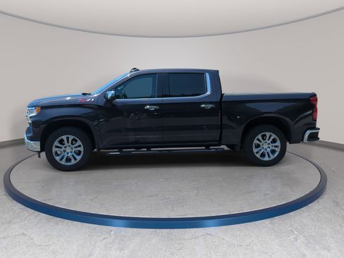 Used 2023 Chevrolet Silverado 1500 LTZ w/ Technology Package AWD/4WD image 3