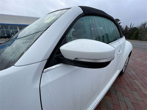 Used 2019 Volkswagen Beetle 2.0T SE image 6