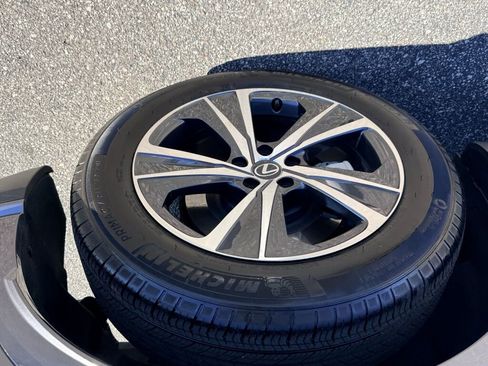 Certified 2023 Lexus RX 350 Premium w/ Accessory Package (Z1) image 9