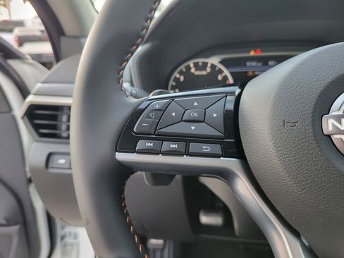 Used 2025 Nissan Altima 2.5 SR image 19