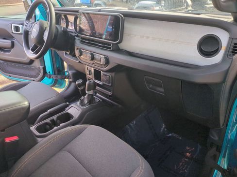 Used 2024 Jeep Wrangler Sport image 23