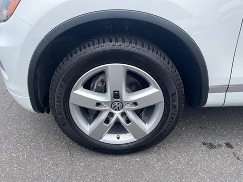 Used 2014 Volkswagen Touareg VR6 AWD/4WD image 9