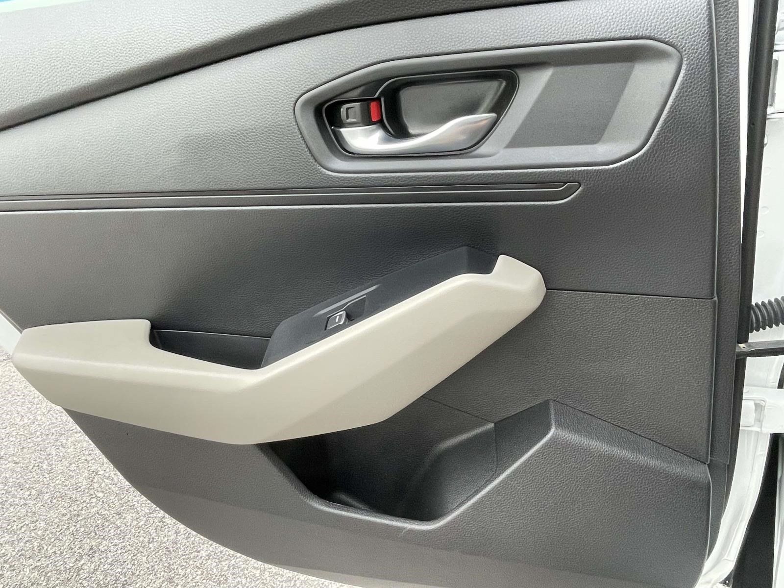 Used 2023 Honda Accord EX image 11