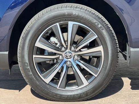 Certified 2024 Toyota Venza LE image 33