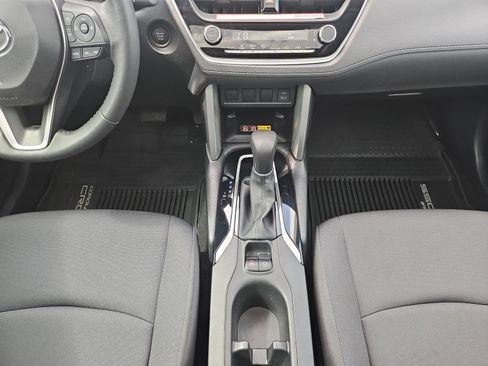 Used 2024 Toyota Corolla Cross LE w/ Moonroof Package FWD image 31