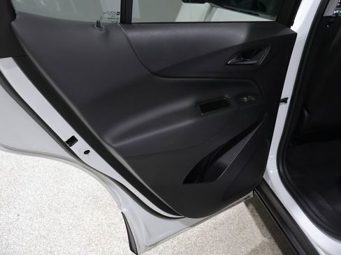 Used 2023 Chevrolet Equinox LT image 19