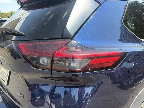 Certified 2025 Nissan Rogue SV AWD/4WD image 15