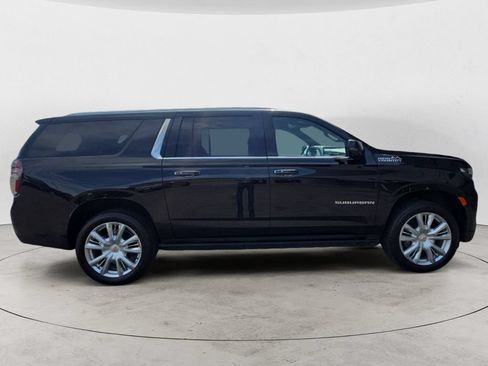 Certified 2024 Chevrolet Suburban High Country AWD/4WD image 4