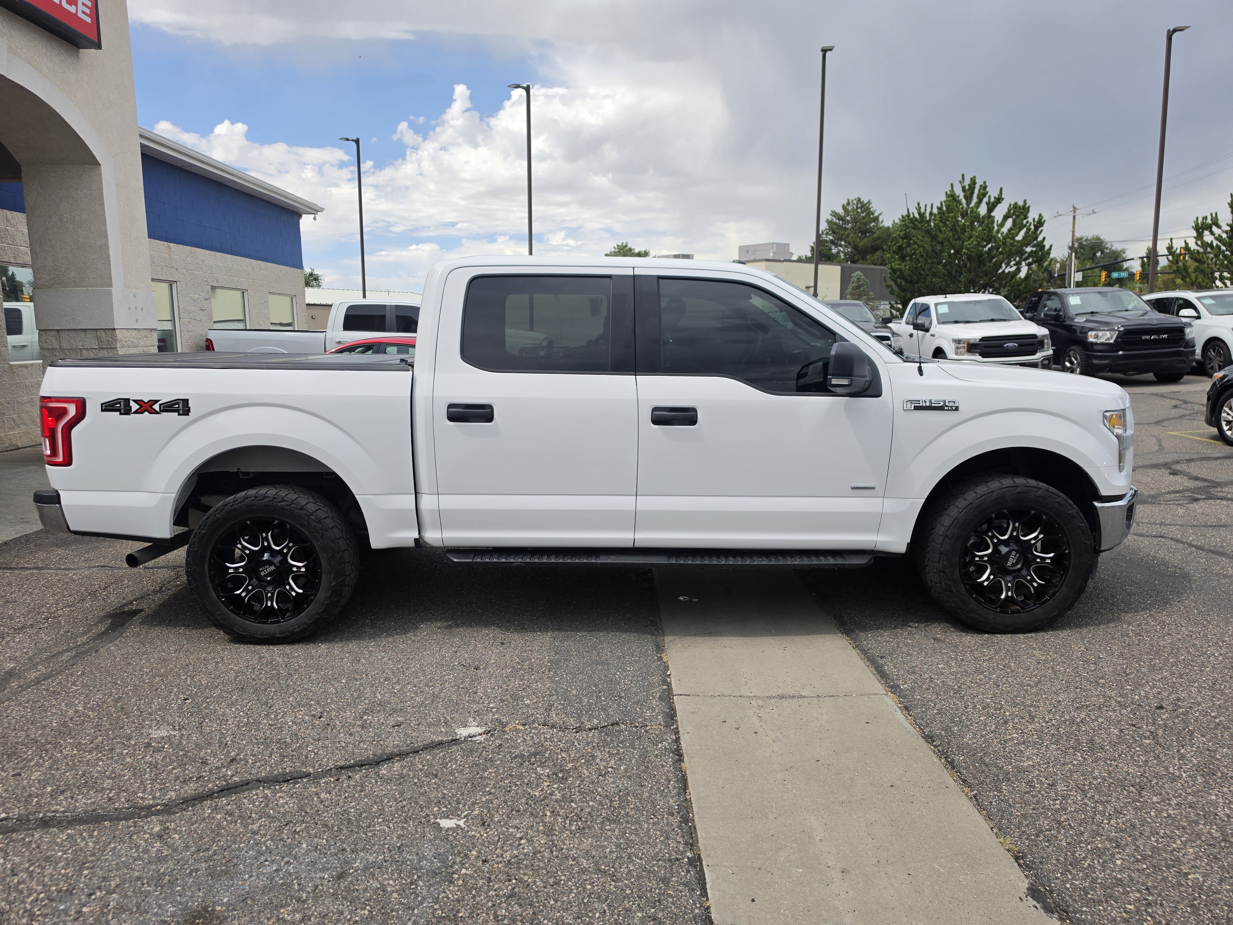 Used 2017 Ford F150 XLT w/ Equipment Group 301A Mid AWD/4WD image 8
