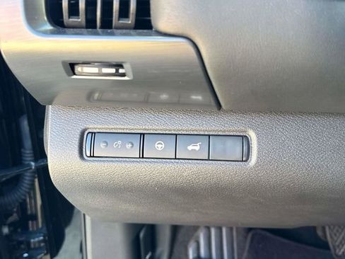 Used 2024 Nissan Pathfinder SL image 28