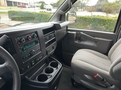 Used 2019 Chevrolet Express 3500 LT w/ LT Preferred Equipment Group image 24
