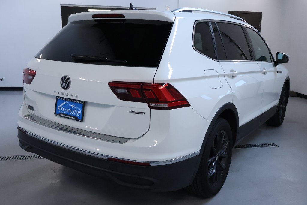 Used 2024 Volkswagen Tiguan SE w/ Panoramic Sunroof Package AWD/4WD image 8