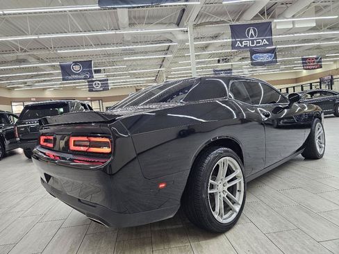 Used 2021 Dodge Challenger SXT RWD image 6