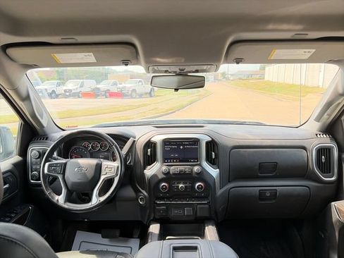 Used 2019 Chevrolet Silverado 1500 LT Trail Boss AWD/4WD image 31