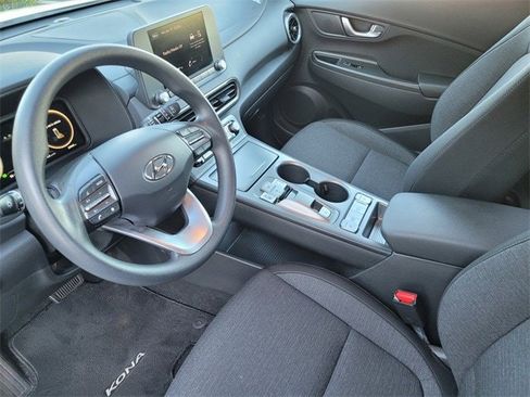 Certified 2023 Hyundai Kona SE image 11