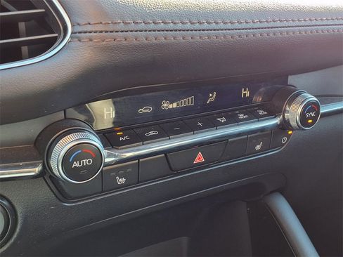 Used 2024 MAZDA MAZDA3 s image 28