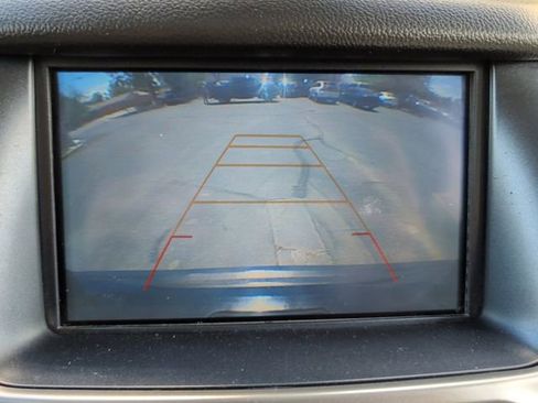 Used 2018 Chevrolet Suburban LT AWD/4WD image 19