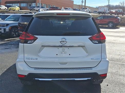 Used 2018 Nissan Rogue SL w/ Premium Package image 5