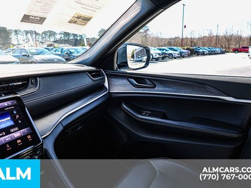 Used 2024 Jeep Grand Cherokee Limited AWD/4WD image 49