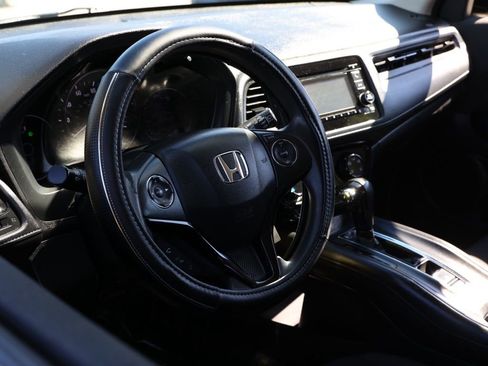 Used 2022 Honda HR-V LX image 14