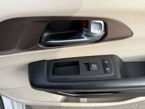Used 2023 Chrysler Voyager LX FWD image 20