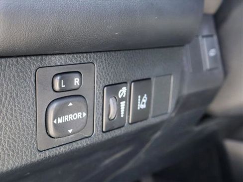 Used 2018 Toyota RAV4 Limited AWD/4WD image 13