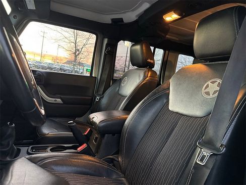 Used 2013 Jeep Wrangler Unlimited Freedom Edition image 15