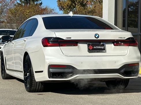 Used 2020 BMW 750i xDrive w/ Executive Package image 8