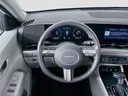 Used 2025 Hyundai Kona SEL FWD image 18