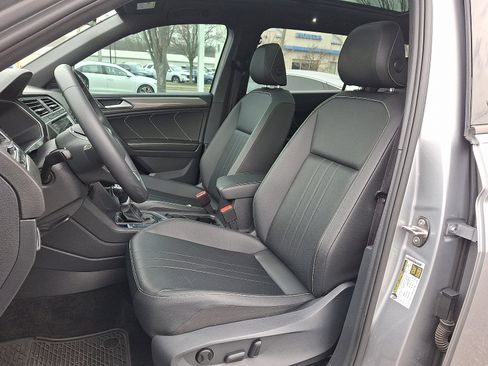 Used 2023 Volkswagen Tiguan SE R-Line image 13
