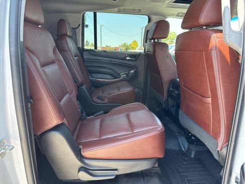 Used 2019 Chevrolet Suburban Premier w/ Premier Plus Edition AWD/4WD image 30