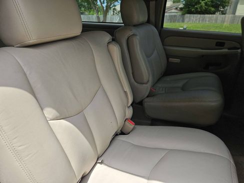 Used 2003 Chevrolet Suburban LT w/ LT Preferred Equipment Group RWD image 17