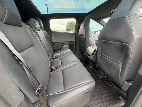 Used 2024 Tesla Cybertruck AWD Crew Cab image 22