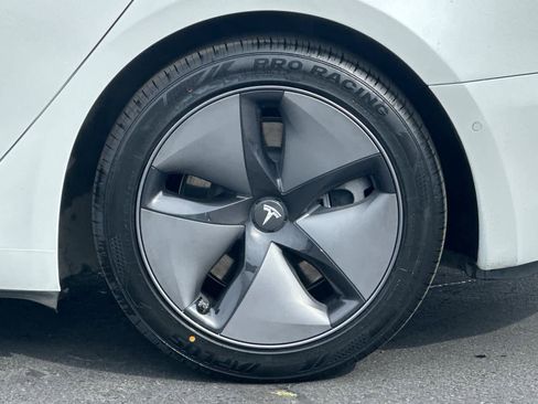 Used 2019 Tesla Model 3 Standard Range Plus image 30