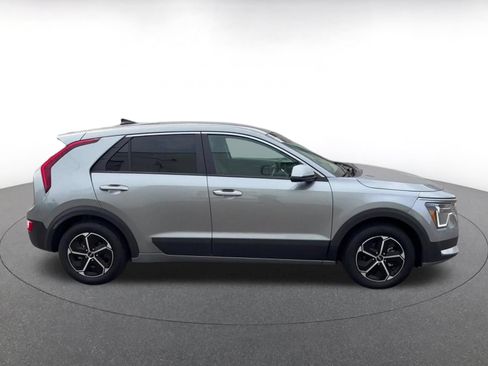 Used 2026 Kia Niro LX FWD image 16