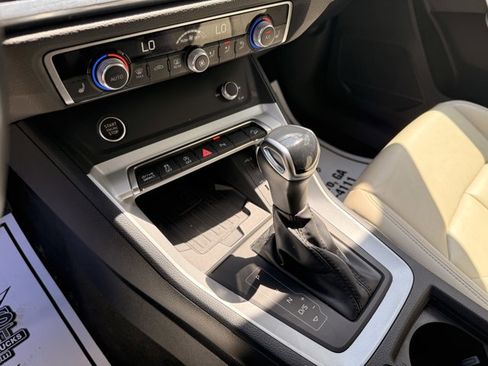 Used 2024 Audi Q3 2.0T Premium image 24