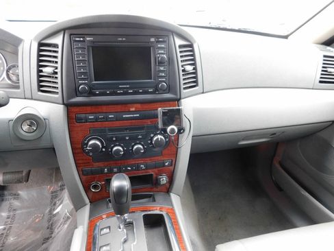 Used 2006 Jeep Grand Cherokee Limited AWD/4WD image 8