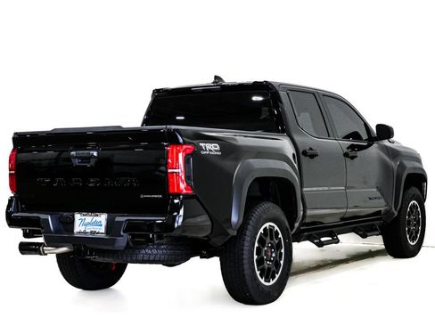 Used 2025 Toyota Tacoma TRD Off-Road AWD/4WD image 5