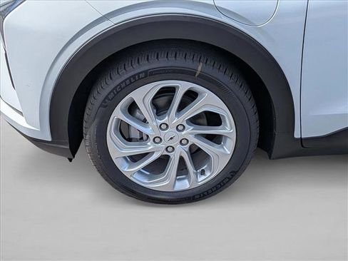 New 2027 Chevrolet Bolt LT w/ Comfort Package FWD image 10