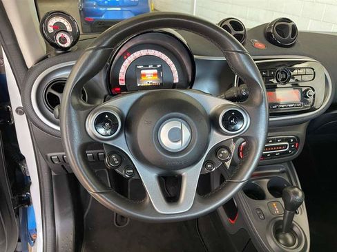 Used 2016 smart fortwo Coupe RWD image 34