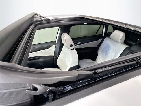 Used 2025 Volkswagen Atlas Cross Sport SEL Premium R-Line image 25